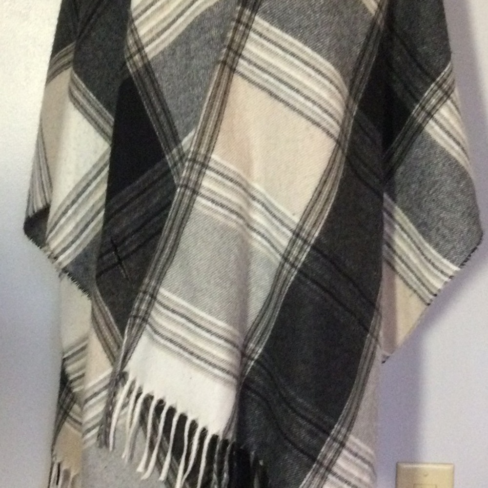 Nine West Plaid Poncho - Picture 4 of 9